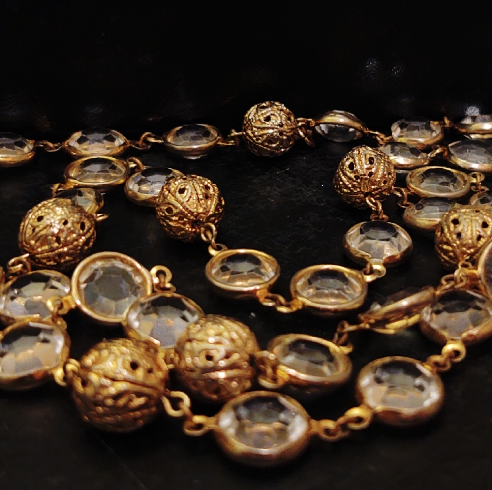Chanel Vintage Luxury Designer Gold & Crystal Station Sautoir Necklace - Picture 9 of 10